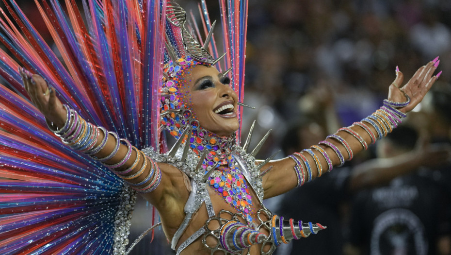 Praznik sambe i šljokica: Počeo karneval u Rio de Žaneiru (FOTO)