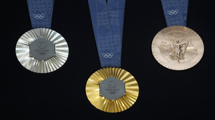 Šampioni će iz Pariza poneti delić istorije: Medalje Olimpijskih igara 2024 ukrašene komadićima Ajfelovog tornja