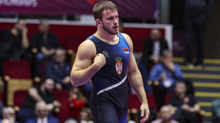 Srpski rvač Aleksandar Komarov osvojio zlato na Evropskom prvenstvu u Bukureštu