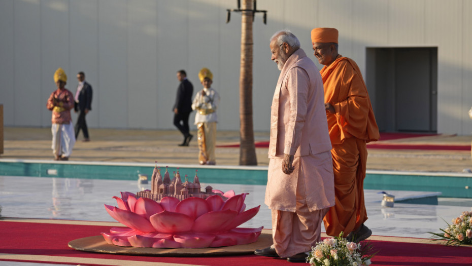 Indijski premijer Modi posetio prvi tradicionalni hinduistički hram na Bliskom istoku