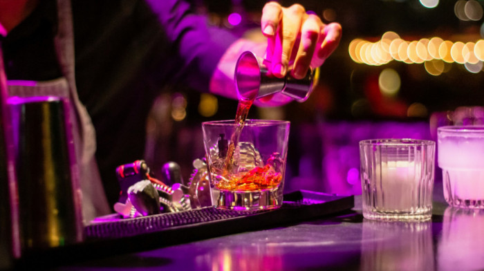 Slučaj trovanja dece u beogradskom klubu: Kako se sankcionišu oni koji prodaju alkoholna pića maloletnicima?