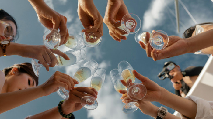 Alkohol u adolescenciji: Gde se i zašto u Evropi maloletnici najviše opijaju?