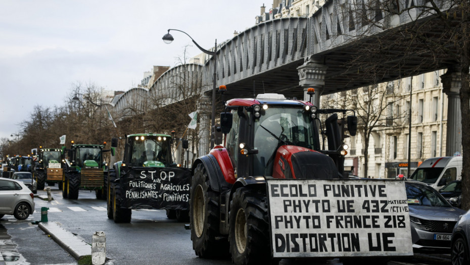 Besni francuski farmeri upali na Sajam poljoprivrede uoči posete Makrona