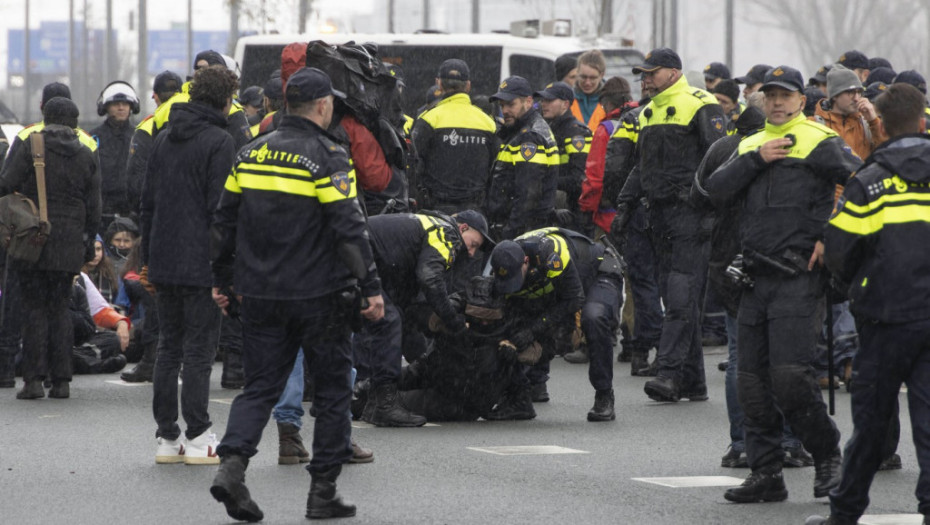 Na klimatskom protestu u Amsterdamu uhapšeno 17 aktivista