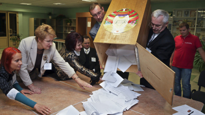 Rezultati o izlaznosti: Na parlamentarnim i lokalnim izborima u Belorusiji izašlo oko 73 odsto glasača