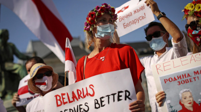 U Belorusiji se održavaju parlamentarni i lokalni izbori: Liderka opozicije pozvala glasače na bojkot