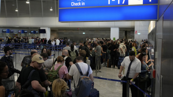 Grčki kontrolori letenja sutra stupaju u generalni štrajk i obustavljaju domaći i međunarodni avio-prevoz