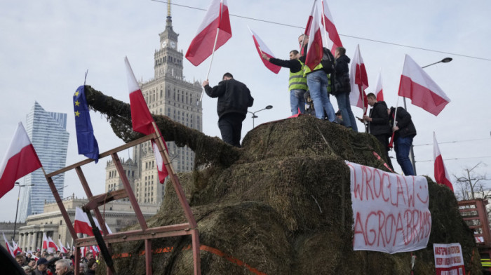 Poljski farmeri izašli na ulice Varšave: Protive se uvozu hrane iz Ukrajine i politici EU