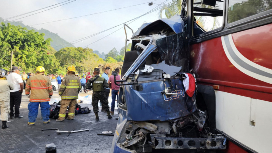 Teška saobraćajna nesreća u Hondurasu: U sudaru dva autobusa poginulo 17 osoba