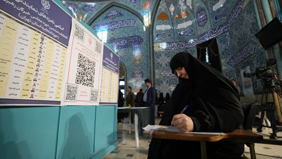 Počeli izbori u Iranu: Hamnej glasao među prvima uz poruku "učinite neprijatelje beznadežnim“
