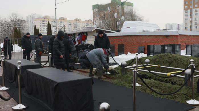"Dan posle" na groblju u Moskvi: Nastavljeno polaganje cveća na grob Alekseja Navaljnog