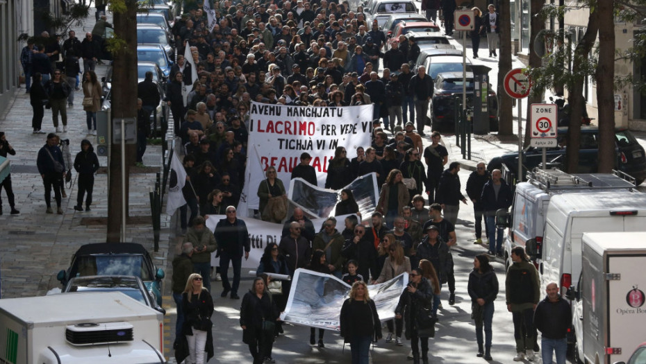 Korzika: Sukobi demonstranata i policije, dve godine nakon napada na Kolonu
