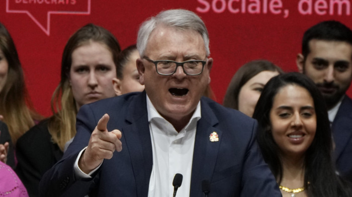 Nikolas Šmit staje na crtu Ursuli fon der Lajen: Šta je obećao kandidat socijalista za predsednika Evropske komisije?