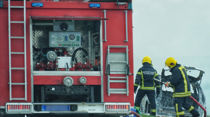 Blokiran autoput Miloš Veliki u smeru ka Beogradu: Požar na kamionu na izlazu iz tunela Laz, stvaraju se kolone