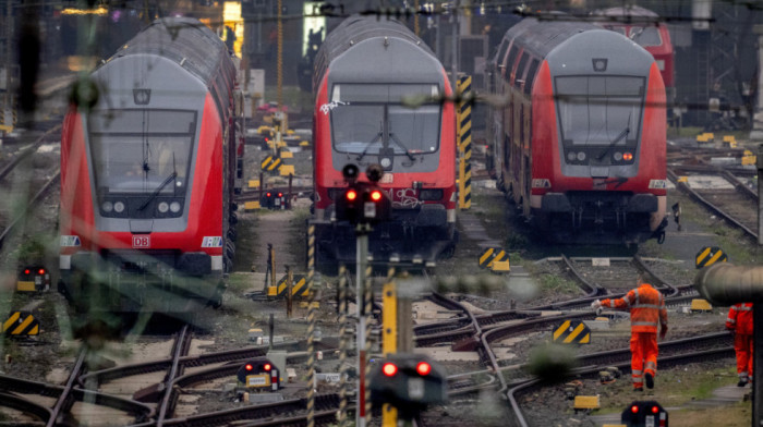 Dogovor Nemačke železnice i sindikata: Povećanje plata i bez štrajkova do 2028. god