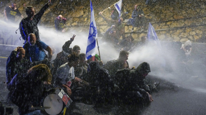 Demonstranti se sukobili sa policijom u centru Tel Aviva: Žele oslobađanje talaca, ali i smenu Netanjahua