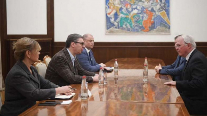 Vučić se sastao sa Hilom, razgovarali i o položaju Srba na KiM