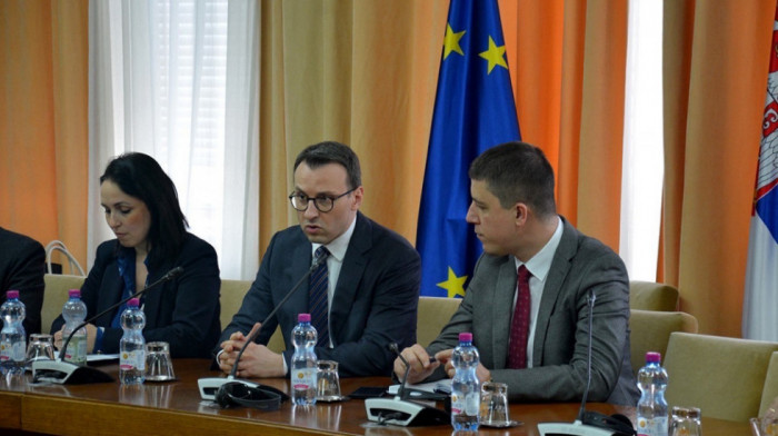 Petković održao sastanak o posledicama zabrane dinara na KiM