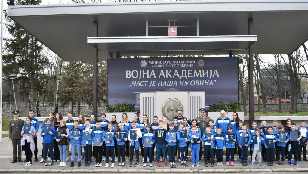 Ministarstvo odbrane: Vazduhoplovci "sleteli" u Vojnu akademiju