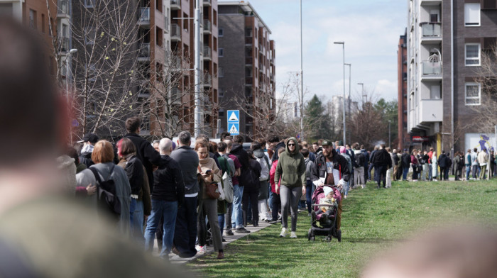 Na biračkom mestu u Beogradu do sada glasalo više od 1.000 Rusa, Bocan-Harčenko: Izbori protiču mirno