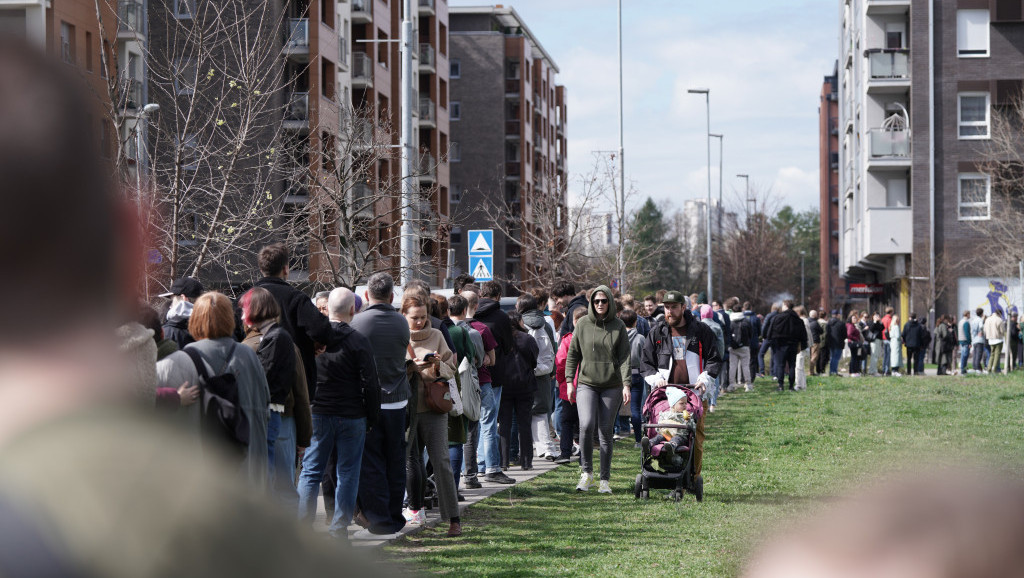 Na biračkom mestu u Beogradu do sada glasalo više od 1.000 Rusa, Bocan-Harčenko: Izbori protiču mirno