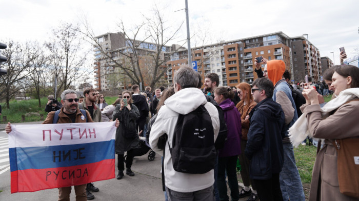 Putina u Beogradu pobedio protivnik vakcina, filma "Barbi" i operacija promena pola: Kako su glasali Rusi u Srbiji?
