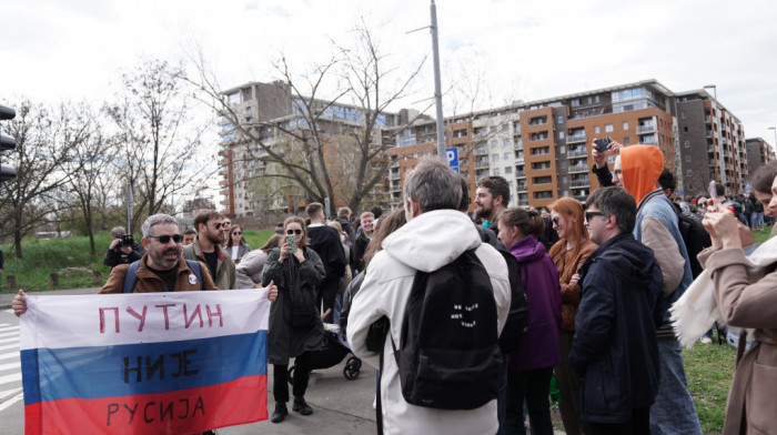 Putina u Beogradu pobedio protivnik vakcina, filma "Barbi" i operacija promena pola: Kako su glasali Rusi u Srbiji?