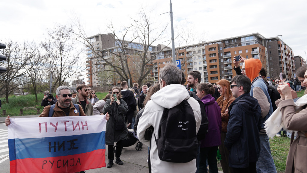 Putina u Beogradu pobedio protivnik vakcina, filma "Barbi" i operacija promena pola: Kako su glasali Rusi u Srbiji?