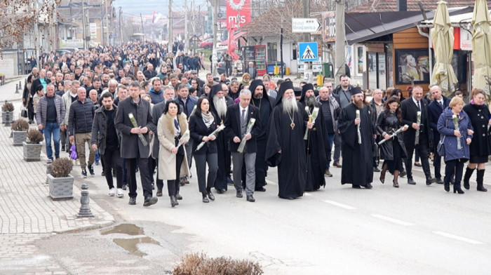 Parastosom i svečanom akademijom obeležena 20.godišnjica Pogroma nad Srbima u Gračanici i Kosovskoj Mitrovici