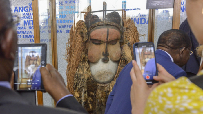Umesto da smiri strasti, povratak maske Kakungu iz Belgije rasplamsao sukobe u Kongu