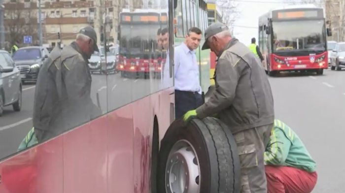 Nesreća u kojoj je otpali točak sa autobusa ubio ženu otvorila mnoga pitanja: Da li je samo mehaničar odgovoran?