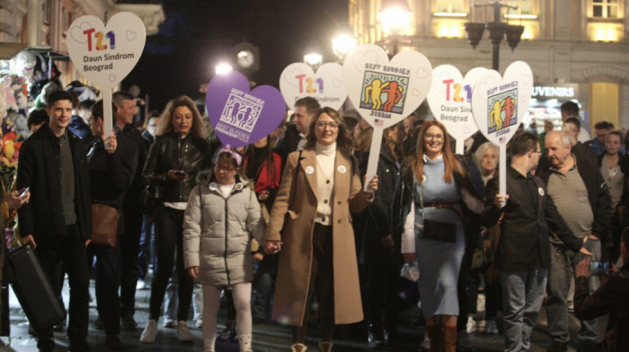 Svetski dan osoba sa Daunovim sindromom obeležen šetnjom u Knez Mihajlovoj ulici: Više smo slični nego što smo različiti