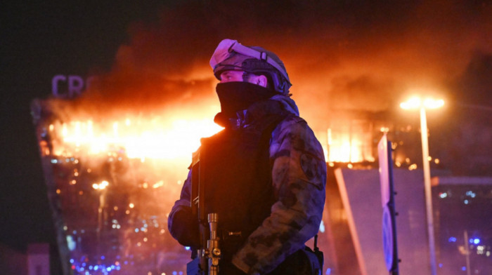 PUCNJAVA U KONCERTNOJ DVORANI NADOMAK MOSKVE Ubijeno oko 40 osoba u napadu, raste broj povređenih