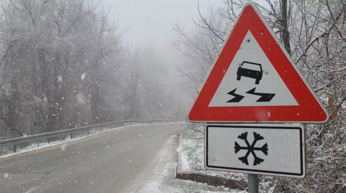 Upozorenje za vozače: Zimska oprema ponovo je potrebna u nekim delovima Srbije