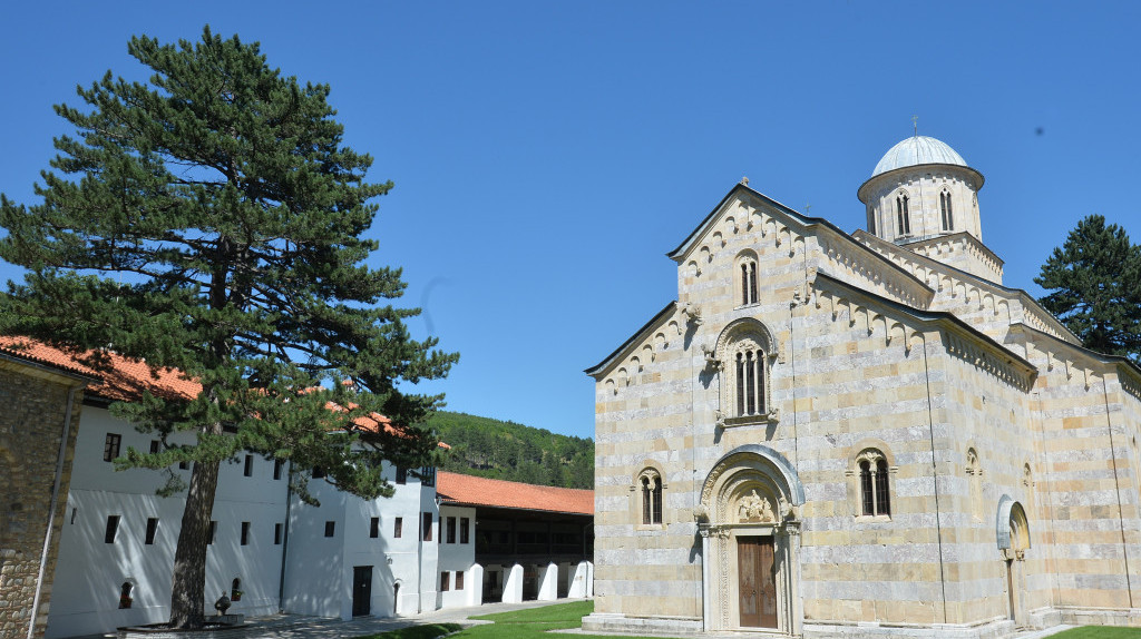 Od Visokih Dečana do Gračanice: Najlepši manastiri Kosova i Metohije (VIDEO)