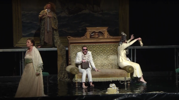Trijumf "Ćelave pevačice" na Teatru na raskršću: Najviše nagrada u Nišu za poslednju predstavu Jagoša Markovića