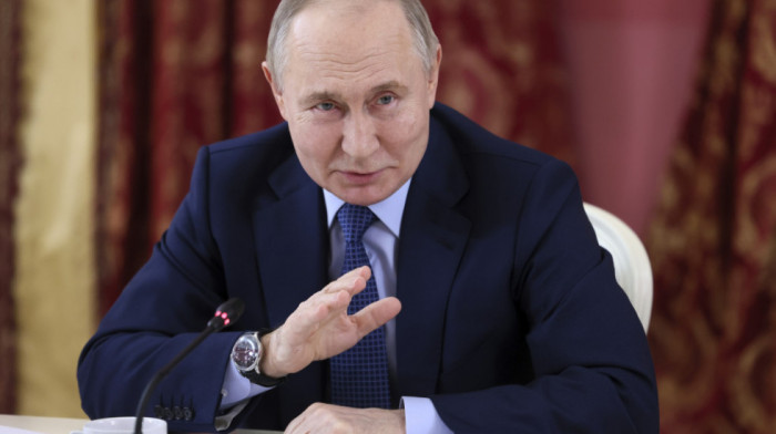 Putin: Rusija na drugom mestu po količini vremena koje građani troše na čitanje