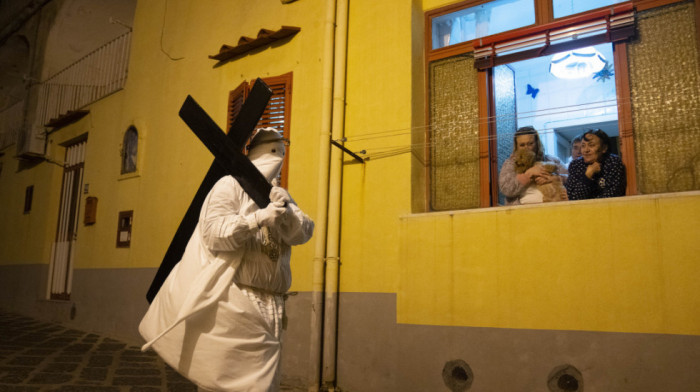 Italijani spremni za Uskrs: 60 odsto ih ostaje kod kuće, prosečan budžet 75 evra