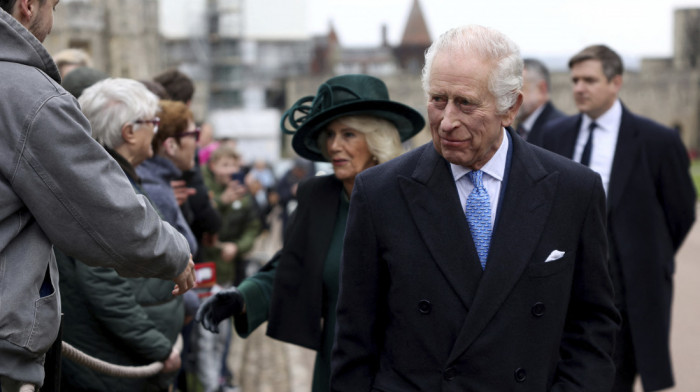 Kralj Čarls ispitivan o istrazi o Epstinu tokom posete selu u Eseksu