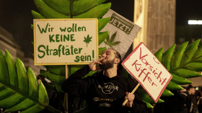Kanabis legalizovan u Nemačkoj, ali se i dalje nabavlja kod dilera: Zašto će tek sada pravosuđe biti preopterećeno?