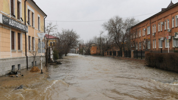 Reka Elšanka u ruskom Orsku izlila se iz korita: Organizovana evakuacija, vrh poplavnog talasa očekuje se 10. aprila