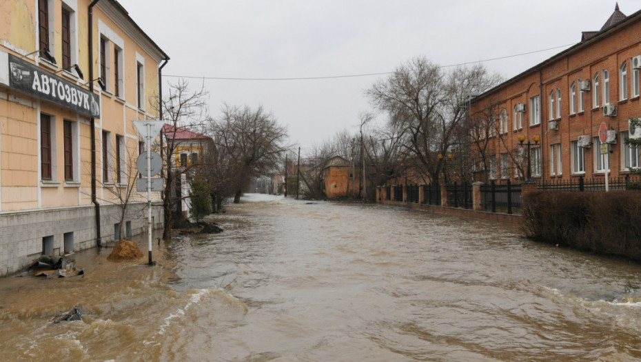 Reka Elšanka u ruskom Orsku izlila se iz korita: Organizovana evakuacija, vrh poplavnog talasa očekuje se 10. aprila