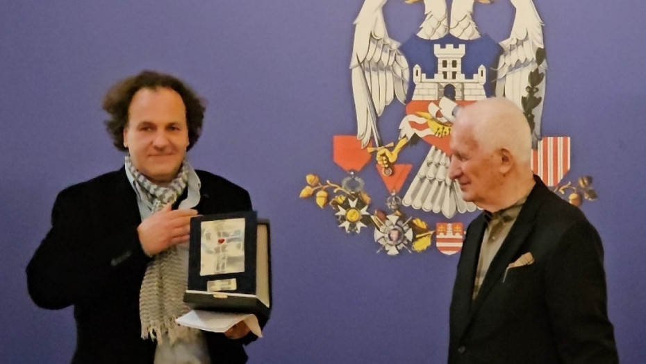Nagrada Momo Kapor uručena piscu Đorđu Matiću u Skupštini grada Beograda