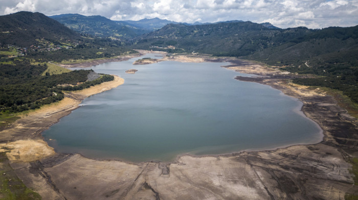 Nezapamćene suše u Kolumbiji: Glavni grad Bogota uvodi restrikcije u snabdevanju vodom