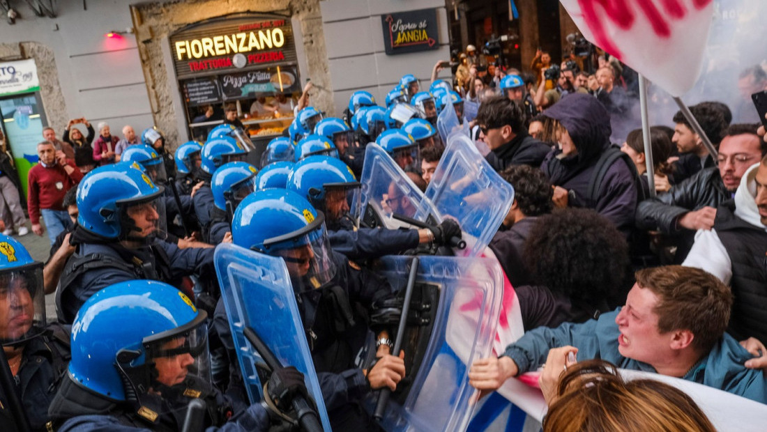 Demonstracije protiv NATO-a u Napulju: Studenti se sukobili sa policijom, troje povređeno