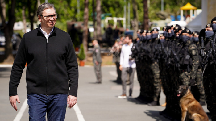 Vučić: Plate vojnika biće veće, potrebno da osnažimo vojsku i ulažemo u zaštitu suvereniteta