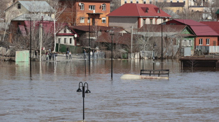 Počela evakuacija dva sela u ruskoj Tjumenskoj oblasti zbog poplava: Vanredno u regionima južnog Urala