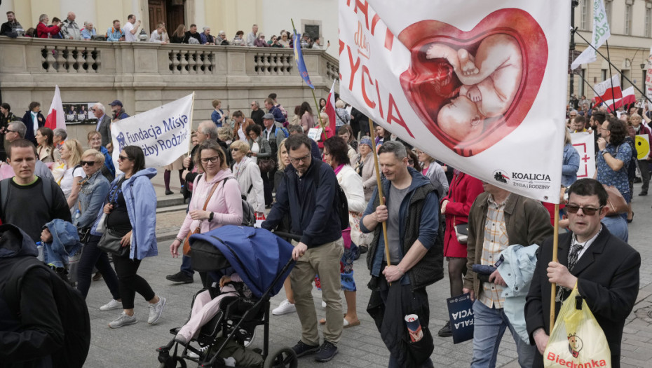 Marš protivnika abortusa u Poljskoj: Protest zbog liberalizacije zakona koji dozvoljava prekid trudnoće do 12. nedelje