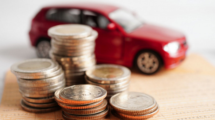 Auto-industrija u krizi, profiti Folksvagena i Mercedes-Benca pali za po 40 odsto