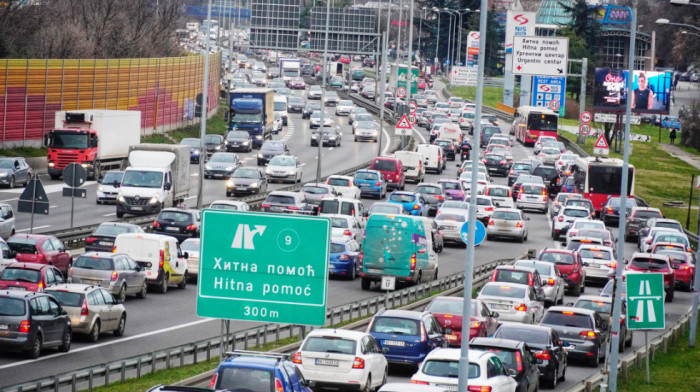 Očekuje se pojačan saobraćaj zbog završetka praznika: Moguće gužve na graničnim prelazima i naplatnim rampama